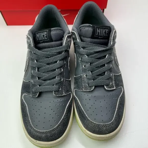 Nike Dunk Low SE (GS) Youth Halloween Sneakers 2022 - Picture 2 of 10